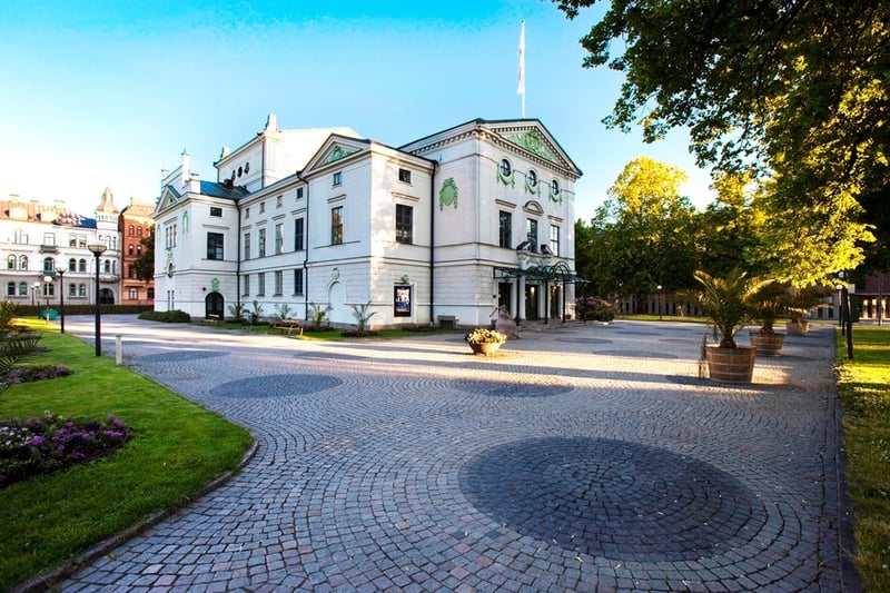 x1000w-Teatern